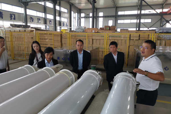 陜西航天建設(shè)集團(tuán)有限公司總經(jīng)理、黨委副書記謝明娟率隊(duì)赴遼寧一諾環(huán)保產(chǎn)業(yè)集團(tuán)開展考察調(diào)研工作